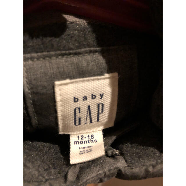 babyGAP(ベビーギャップ)の新品未使用 Gap ダウンベスト 迷彩 toddlor ギャップ ベビー キッズ/ベビー/マタニティのキッズ服男の子用(90cm~)(ジャケット/上着)の商品写真