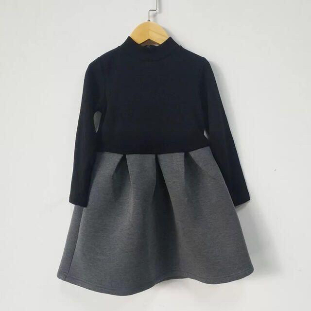 120＊ バックリボン ドッキングワンピース 女の子 ブラック キッズ/ベビー/マタニティのキッズ服女の子用(90cm~)(ワンピース)の商品写真