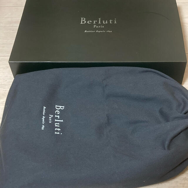 Berluti(ベルルッティ)のベルルッティ BERLUTI  ボディバッグ　 PILOTE  ウエストポーチ  メンズのバッグ(ボディーバッグ)の商品写真