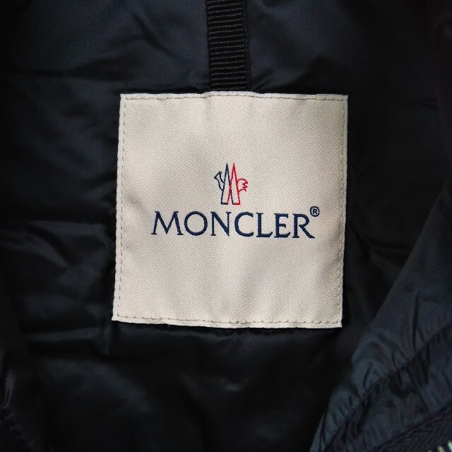 MONCLER(モンクレール)の【未使用】MONCLER モンクレール AZUR GILET ダウンベスト レディースのジャケット/アウター(ダウンベスト)の商品写真