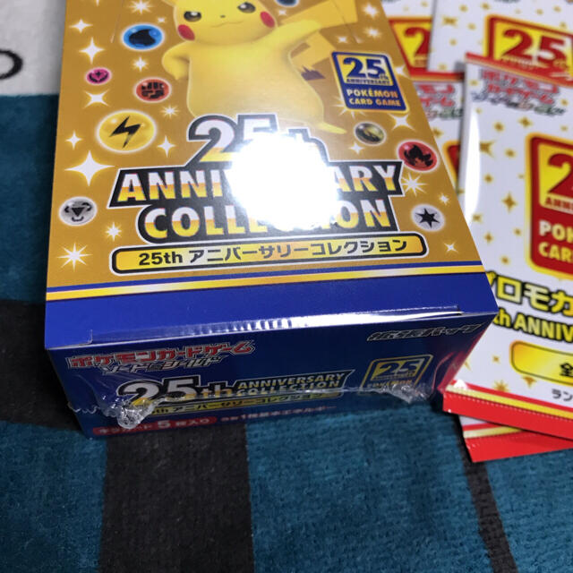 ポケモンカード 25周年 シュリンク付 1BOX  プロモカード 4枚付トレーディングカード