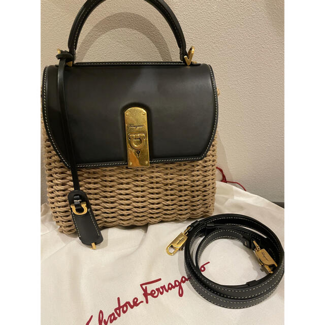 Salvatore Ferragamo - フェラガモ ボクシーズ カゴバッグの通販 by も Salvatore Ferragamo - フェラガモ ボクシーズ カゴバッグの通販 by も