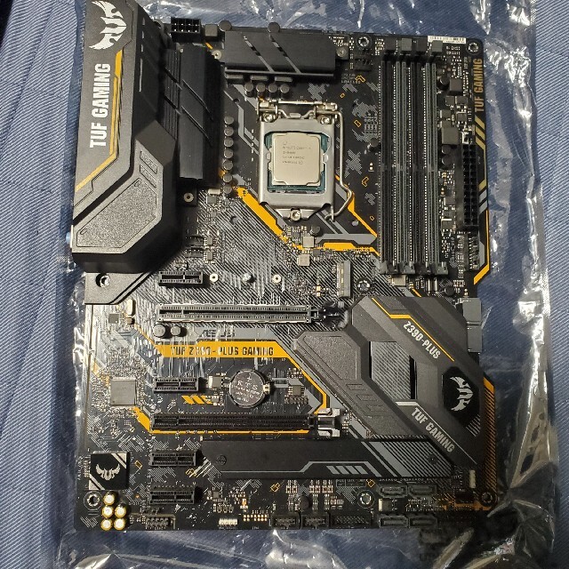 CPU Mem付 Z390M TUF + i5-8400 + 16GB RGB