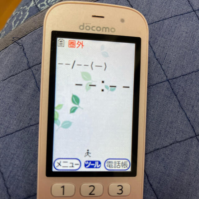 ドコモ らくらくホン ベーシック4 DOCOMO F-01G ピンク スマホ/家電/カメラのスマートフォン/携帯電話(携帯電話本体)の商品写真