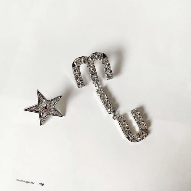 BEAUTY&YOUTH UNITED ARROWS(ビューティアンドユースユナイテッドアローズ)のasymmetry m lose pierce レディースのアクセサリー(ピアス)の商品写真