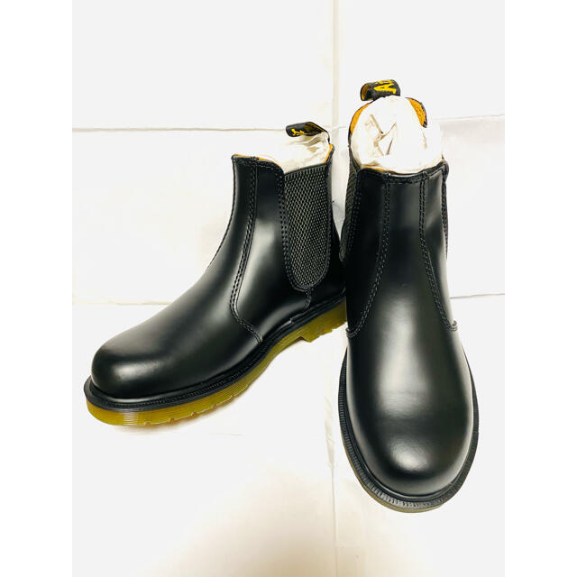 Dr.Martens(ドクターマーチン)のドクターマーチン チェルシー サイドゴアブーツ 2976 黒 24cm UK5 レディースの靴/シューズ(ブーツ)の商品写真