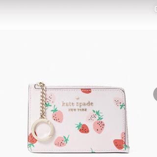 ケイトスペードニューヨーク(kate spade new york)の（完売品）ストロベリー ミディアム L ジップ カード ホルダー 値下げ不可！(財布)