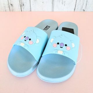 アベイル(Avail)の【新品】Lサイズ　BT21 シャワーサンダル　KOYA 限定品　水色　アベイル(アイドルグッズ)