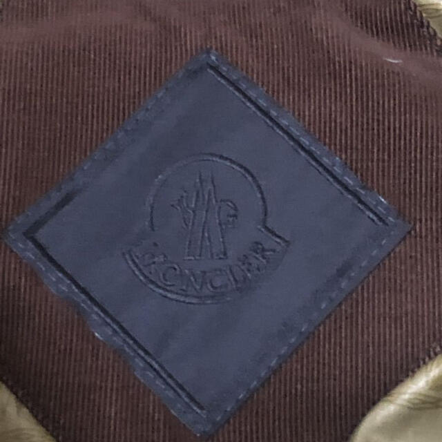 MONCLER(モンクレール)のモンクレールＷ　茶色　アベンジャー　MONCLERＷ　AVENGER GILET メンズのジャケット/アウター(ダウンジャケット)の商品写真