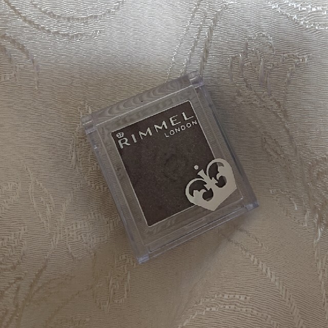 RIMMEL(リンメル)の【専用】リンメル☆プリズムクリームアイカラー006 コスメ/美容のベースメイク/化粧品(アイシャドウ)の商品写真