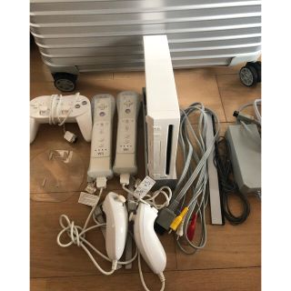 Nintendo Wii 任天堂　ゲームソフト付き　ゲーム　セット売り(家庭用ゲーム機本体)