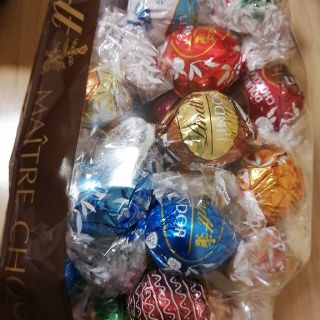 リンツ(Lindt)のリンツ　リンドール40個(菓子/デザート)