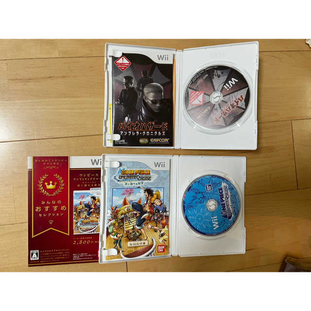 任天堂(ニンテンドウ)のニンテンドー Wii 本体(クロ) リモコンプラス付き  ソフト5点ヌンチャク赤 エンタメ/ホビーのゲームソフト/ゲーム機本体(家庭用ゲーム機本体)の商品写真