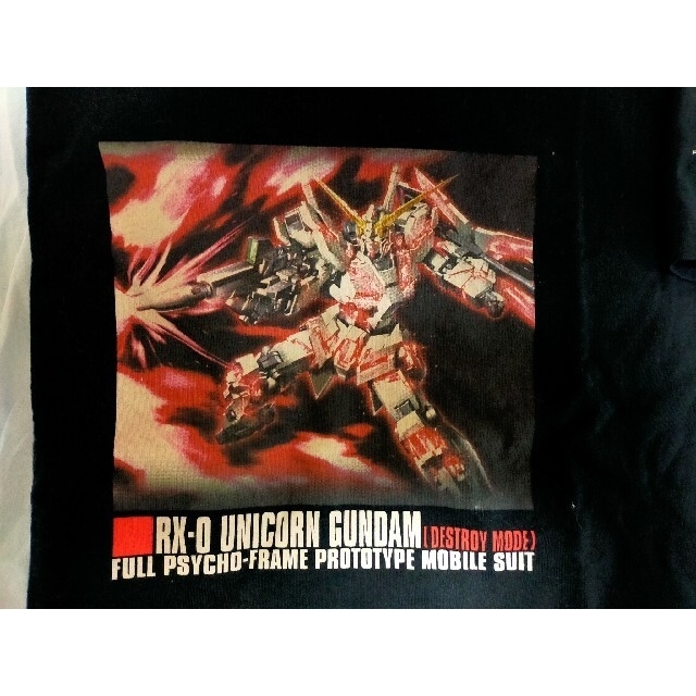 UNIQLO(ユニクロ)のユニコーンガンダム tシャツ ユニクロ エンタメ/ホビーのアニメグッズ(その他)の商品写真