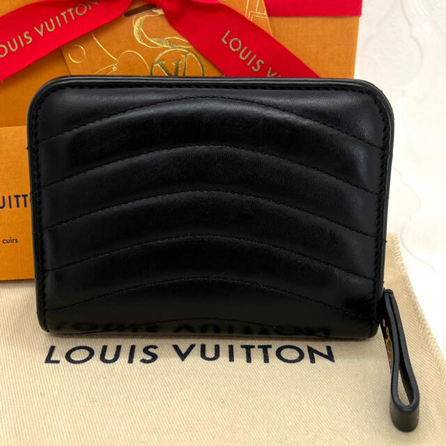 LOUIS VUITTON(ルイヴィトン)の正規品美品　ルイヴィトン　ニューウェーブ　コンパクト　ウォレット　二つ折り　財布 レディースのファッション小物(財布)の商品写真
