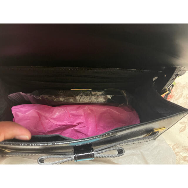 Samantha Thavasa(サマンサタバサ)の【再値下げ】サマンサタバサ  エナメル　バッグ レディースのバッグ(ハンドバッグ)の商品写真
