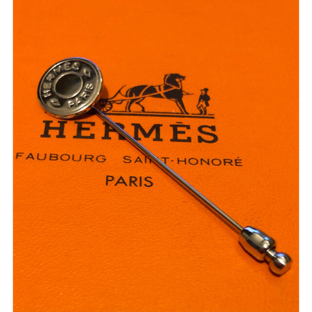 Hermes(エルメス)の未使用保管品　美品　エルメス　セリエ　ピン　スカーフ　ブローチ　シルバー レディースのファッション小物(バンダナ/スカーフ)の商品写真