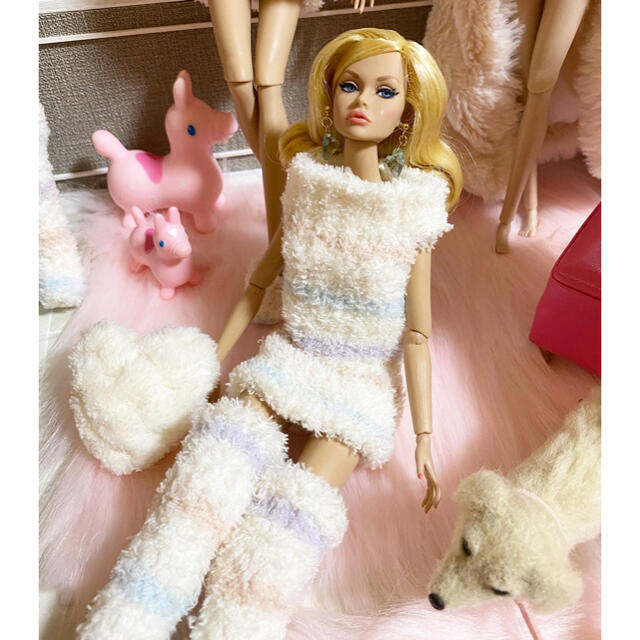 Barbie(バービー)のMOHちゃん様専用　ふわふわミニワンピース　ドール用 ハンドメイドのぬいぐるみ/人形(人形)の商品写真