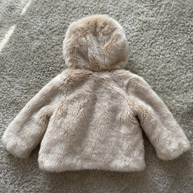 ZARA KIDS(ザラキッズ)の値下げ　ZARA baby フェイクファー　コート　アウター キッズ/ベビー/マタニティのキッズ服女の子用(90cm~)(コート)の商品写真