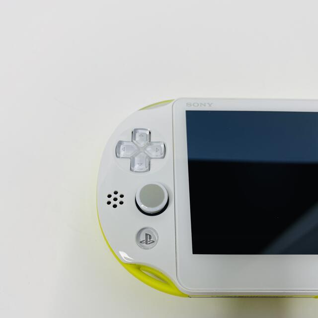 PlayStation Vita(プレイステーションヴィータ)のSONY psvita 本体 PCH-2000 ZA13 ライムグリーン エンタメ/ホビーのゲームソフト/ゲーム機本体(携帯用ゲーム機本体)の商品写真