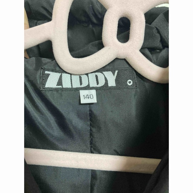 ZIDDY(ジディー)のZIDDY ジディー 中綿 タフタ ダウン ロゴテープ 140 キッズ/ベビー/マタニティのキッズ服女の子用(90cm~)(ジャケット/上着)の商品写真