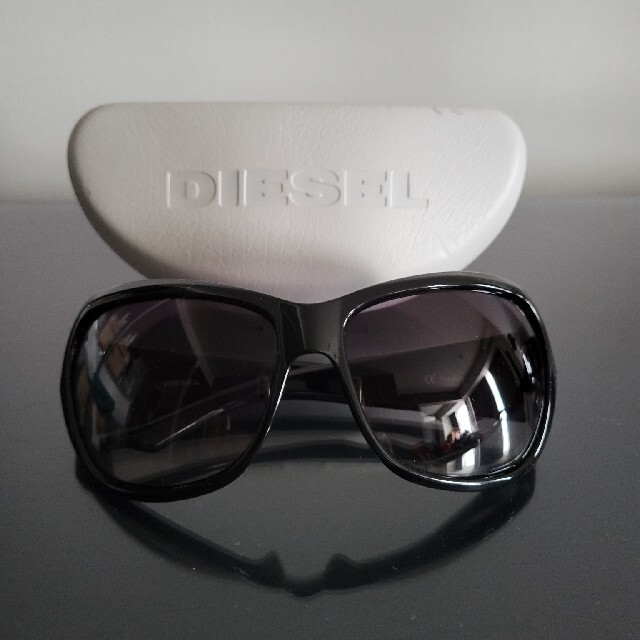 DIESEL(ディーゼル)のDIESEL サングラス + ノーブランド サングラス ２個セット メンズのファッション小物(サングラス/メガネ)の商品写真