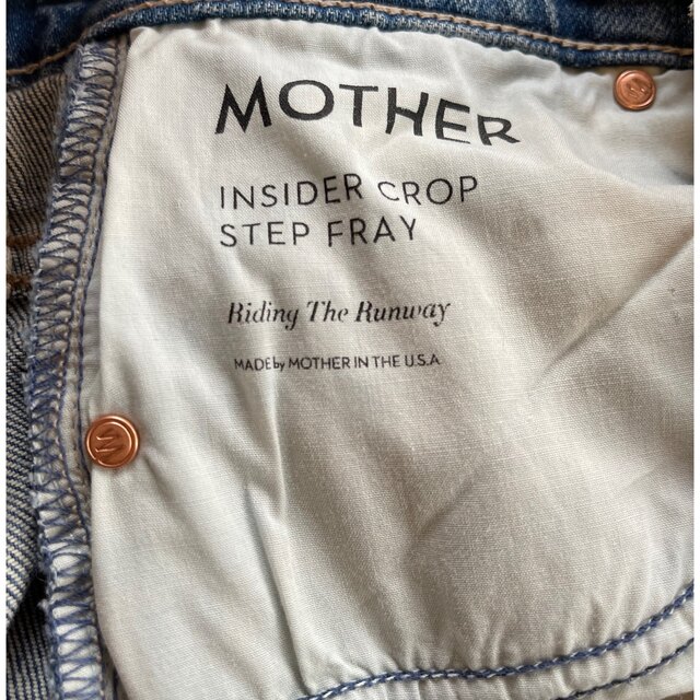 mother(マザー)の新品同様 MOTHER Insider Crop Step Fray デニム レディースのパンツ(デニム/ジーンズ)の商品写真