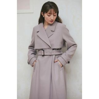 トッコ(tocco)の新品タグ付き　ベルト付きヨークデザインロングコート　tocco closet(ロングコート)