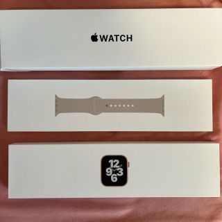 アップルウォッチ(Apple Watch)のApplewatchアップルウォッチ se GPSモデル kira様専用(腕時計(デジタル))