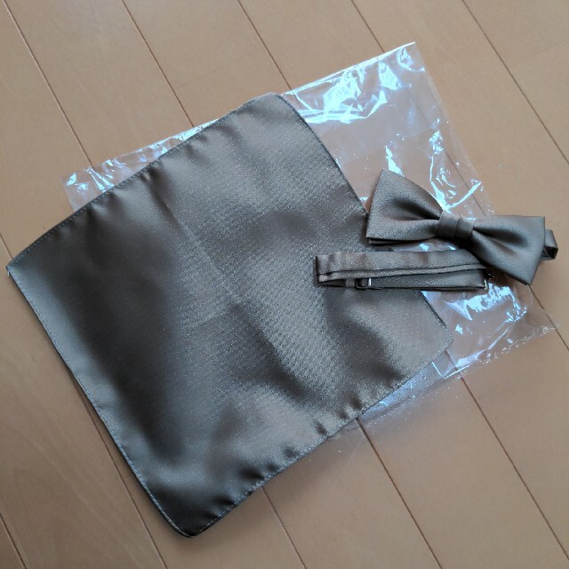 蝶ネクタイ・ポケットチーフセット　シャンパンゴールド メンズのファッション小物(ネクタイ)の商品写真
