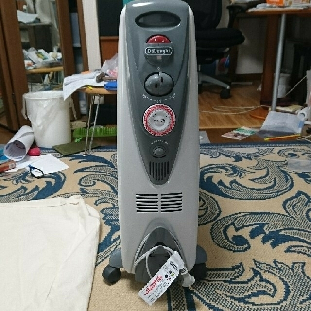 DeLonghi(デロンギ)のデロンギオイルヒーター/ハイブリッド型・HG010915EC スマホ/家電/カメラの冷暖房/空調(オイルヒーター)の商品写真