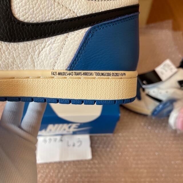 NIKE(ナイキ)のNIKE AIR JORDAN 1 TRAVIS SCOTT FRAGMENT メンズの靴/シューズ(スニーカー)の商品写真