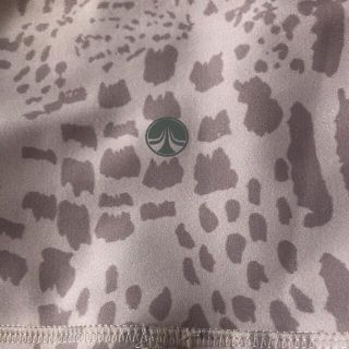 オープンセール 福袋 SUKALA - lululemon ヨガ by ピンク豹柄Mの通販 LAVAホットヨガ ヨガ