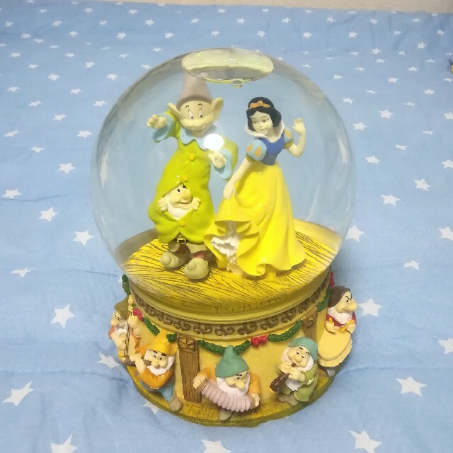 Disney ディズニー 白雪姫 7人の小人 スノーグローブ オルゴールの通販 by NIKO２☆｜ディズニーならラクマ