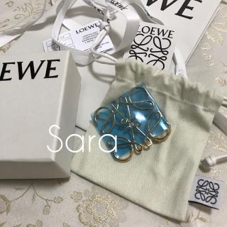 ロエベ(LOEWE)の新品 ロエベ アナグラム ブローチ ゴールド(ブローチ/コサージュ)