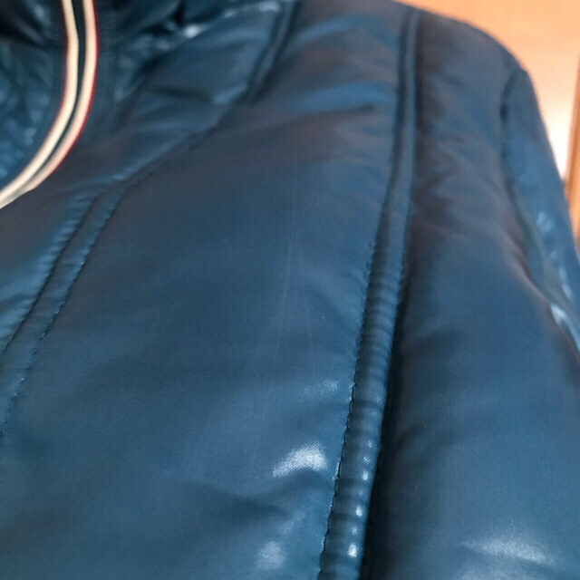 中綿ジャケット　ターコイズブルー　トリコロールファスナー　縦ライン メンズのジャケット/アウター(ダウンジャケット)の商品写真