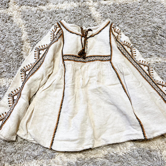 ZARA(ザラ)のZARA ボヘミアン刺繍 カットソー キッズ/ベビー/マタニティのキッズ服女の子用(90cm~)(Tシャツ/カットソー)の商品写真