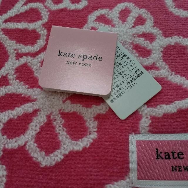 kate spade new york(ケイトスペードニューヨーク)のケイトスペード　ハンカチ　タグ付き レディースのファッション小物(ハンカチ)の商品写真