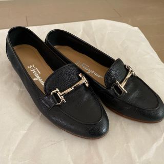 フェラガモ(Ferragamo)のフェラガモ　ローファー(黒) サイズ4(ローファー/革靴)