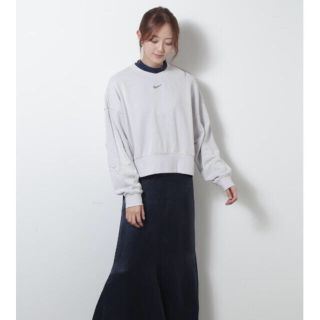 エミアトリエ(emmi atelier)の【NIKE】NSW CLCTN ｴｯｾﾝｼｬﾙ ﾌﾘｰｽ L/S ｸﾙｰ M2(トレーナー/スウェット)