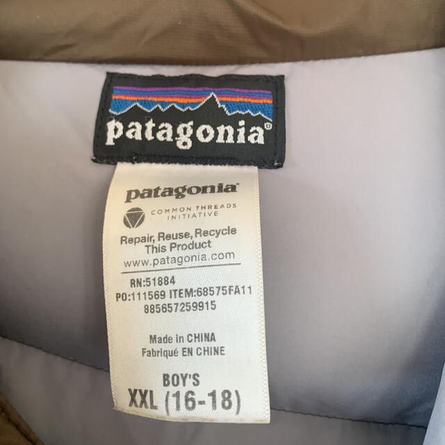 patagonia(パタゴニア)のpatagoniaダウンジャケット キッズ/ベビー/マタニティのキッズ服男の子用(90cm~)(ジャケット/上着)の商品写真