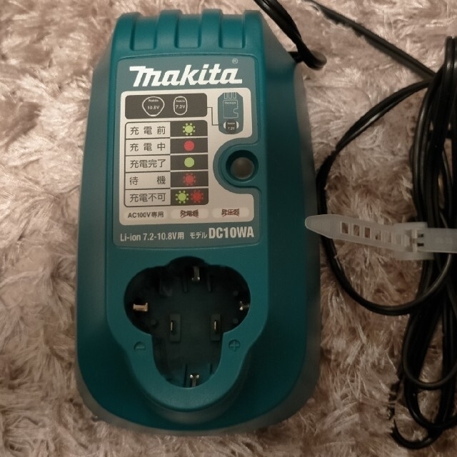 Makita(マキタ)のマキタMUM164D電動バリカン インテリア/住まい/日用品のインテリア/住まい/日用品 その他(その他)の商品写真