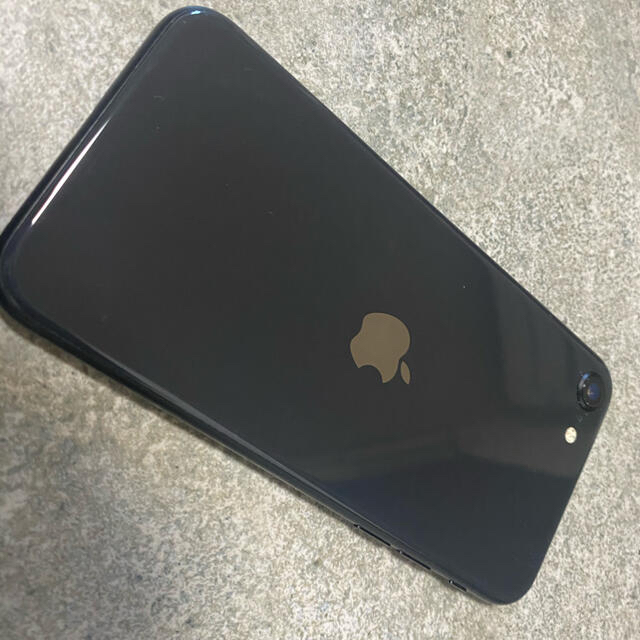 スマホ/家電/カメラiPhone SE2 128GB black ジャンク品