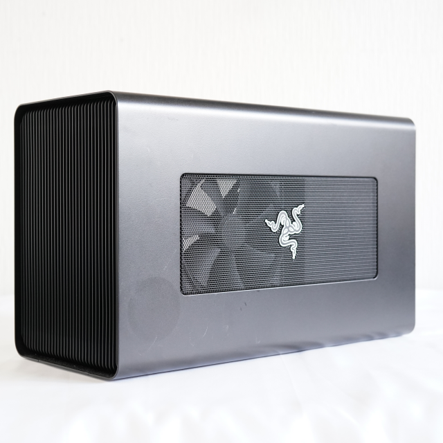 定価安い Razer Core X 外付けGPUボックス (eGPU) スマホ/家電/カメラ