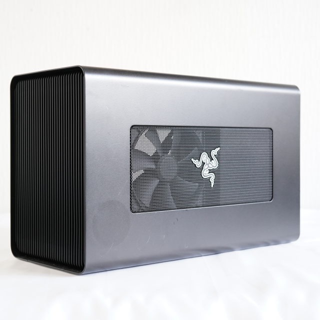 Razer Core X 外付けGPUボックス (eGPU)