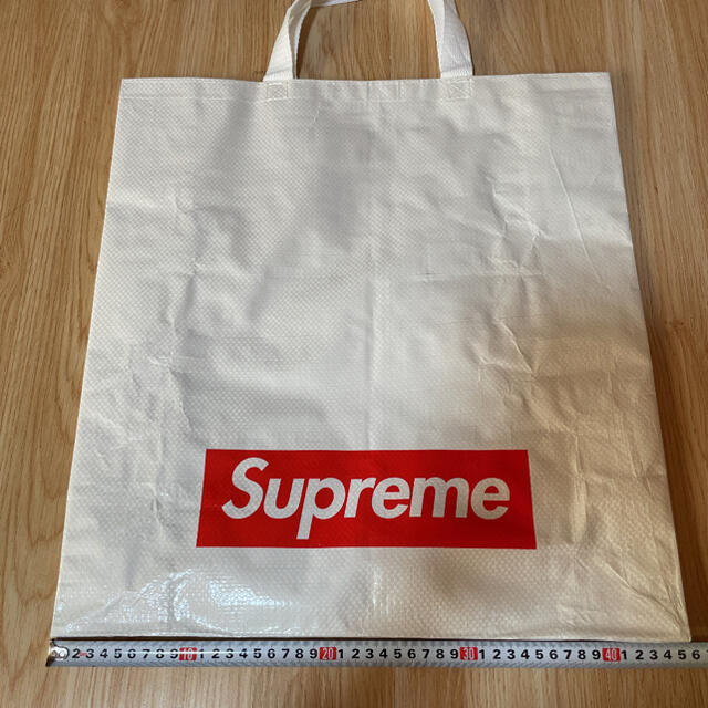 Supreme(シュプリーム)のシュプリーム　Supreme ショッパー ショップバッグ エコバッグ 1枚　です メンズのアクセサリー(その他)の商品写真