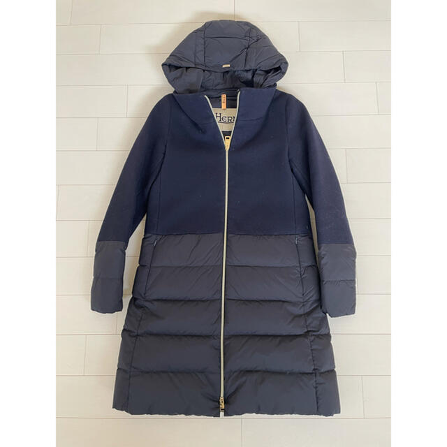 専門店の安心の1ヶ月保証付 美品38サイズ HERNO ヘルノ ウール切替