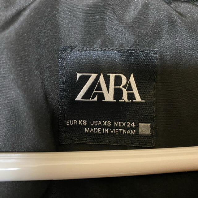 ZARA(ザラ)の新品未使用　今季物！ZARAダウンジャケット　黒　値下げ レディースのジャケット/アウター(ダウンジャケット)の商品写真