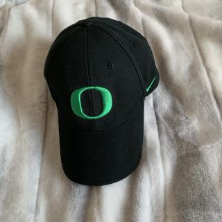 ナイキ(NIKE)のNIKE Oregon Ducks オレゴンダックス刺繍ロゴ キャップ(キャップ)