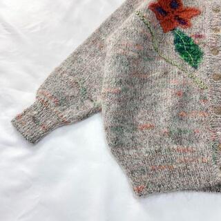 一点モノ　花柄刺繍 ニットカーディガン　セーター　ふわふわ生地　多色織
